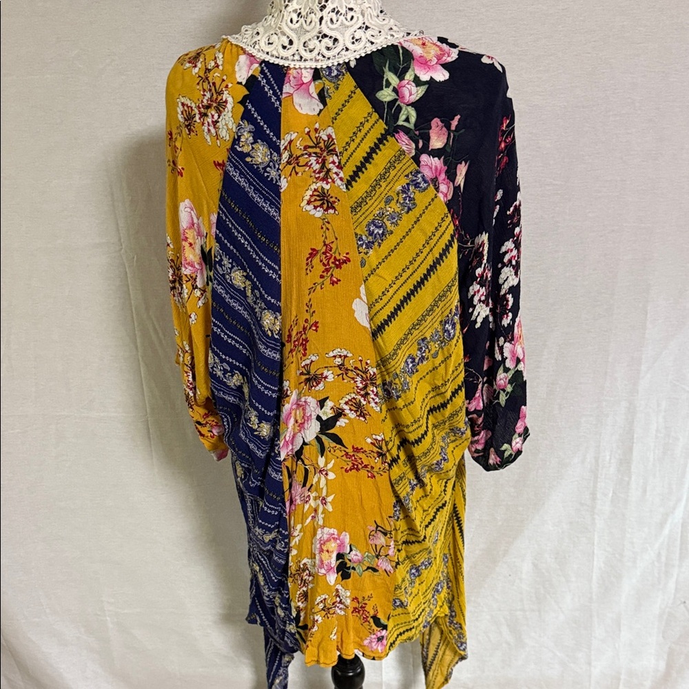 Umgee Multicolor Rayon  Floral Kimono Style L5275 Arm Holes Asymmetrical GUC